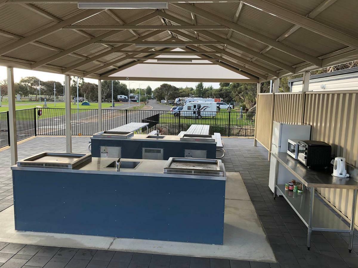 Big4 Bunbury Riverside Holiday Park Eaton Exteriör bild